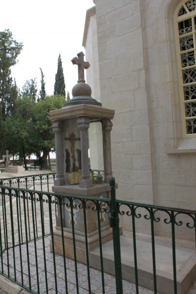 Могила игумена Парфения