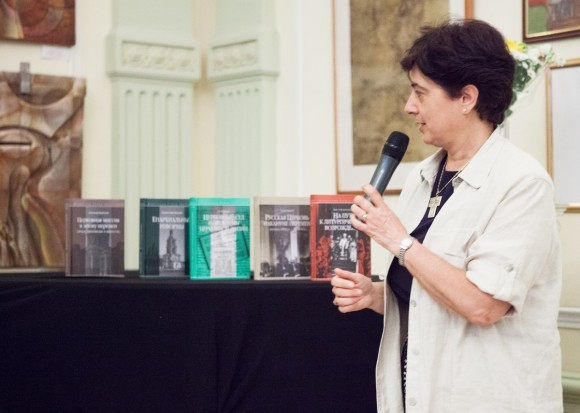 Джованна Парравичини представляет серию "Церковные реформы"