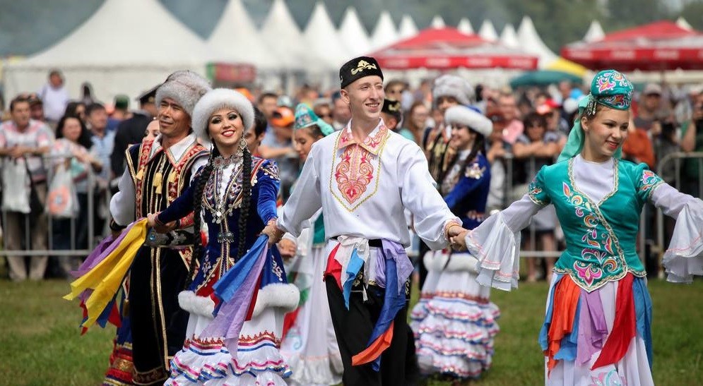 Традиции культур разных народов россии. Татары народ. Народ Татарстана татары. Национальная культура Республики Татарстан. Культура и традиции татарского народа.