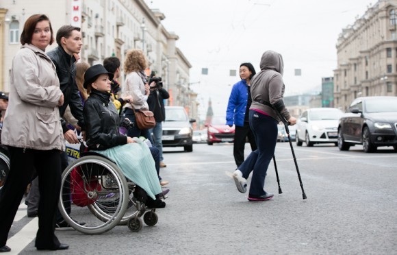 чтобы те, кому нужно на другую сторону улицы, смогли перейти