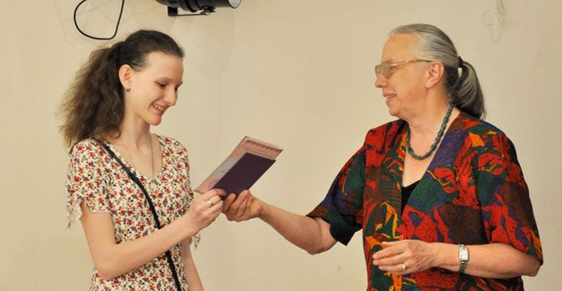 Елена Шичалина: О войне за мобильные, детской изоляции, компьютерном поедании и ЕГЭ