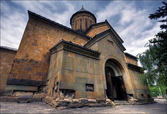 Сионский собор. Фото: Теймураз Блюмгардт/ http://pik.tv/ru/blogs/ Солнечное затмение