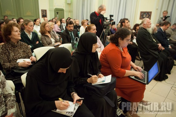 На презентации книги "Монахиня из разведки" На презентации книги "Монахиня из разведки"