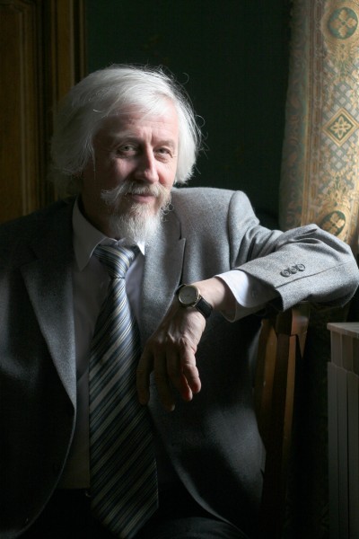 Художественный руководитель театра Михаил Григорьевич Щепенко