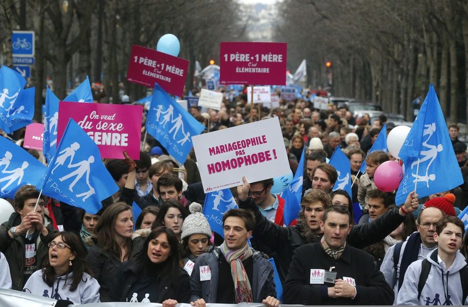 Традиционные ценности Франции. Против однополых браков. Протесты в Париже против легализации однополых браков. Предвыборные фото во Франции. Против извращенцев