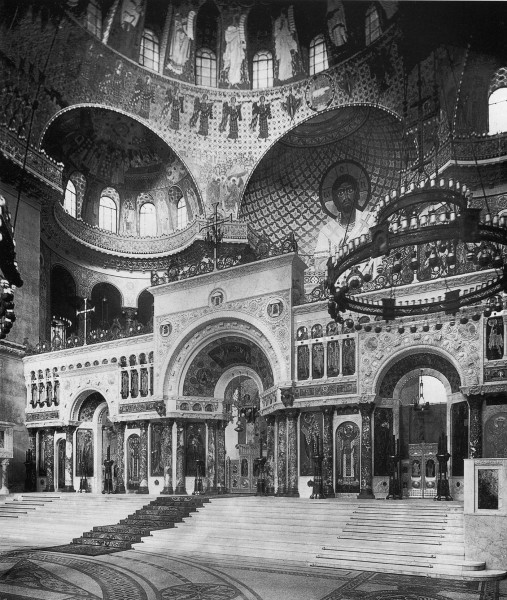 Kronstadt_cathedral_interior_1914