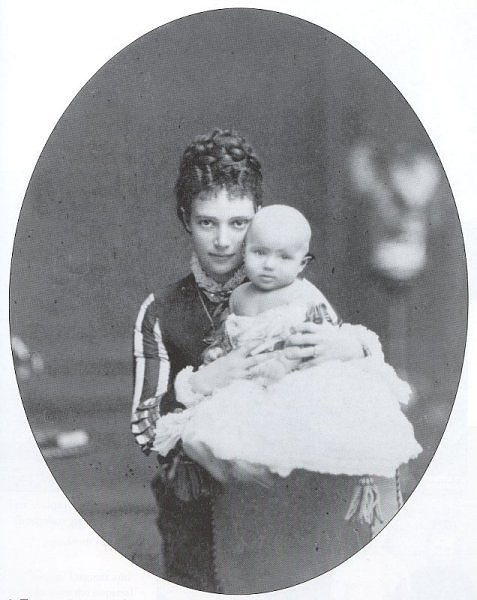 С матерью, Цесаревной Марией Феодоровной. 1868 г.