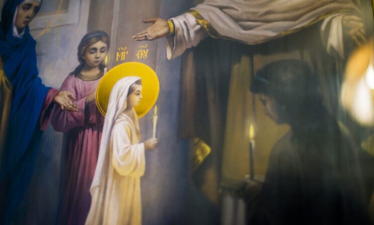 Православные празднуют введение во храм Пресвятой Богородицы