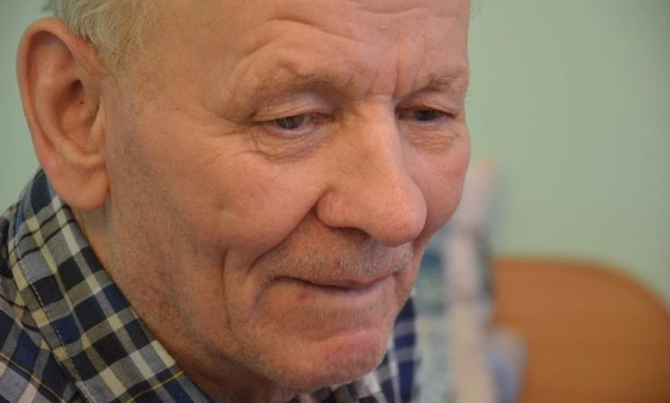 Жильцы закрытых домов престарелых: Нас словно гонят по этапу