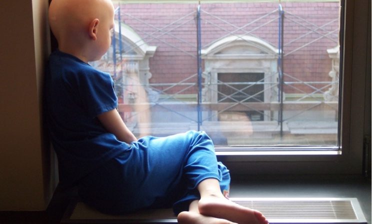 Приоткрыть окно