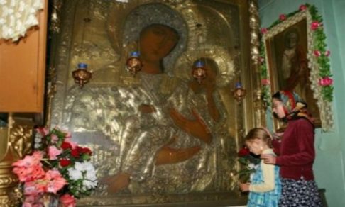 Старорусская икона Богоматери