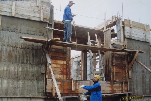 Строительство храма, 2011 год. Фото из архива Надежды Яковлевны
