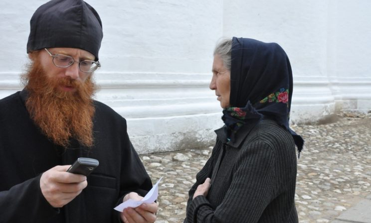 Как в монастыре беженцам помогают
