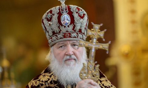 Патриарх Кирилл молится о погибших и пострадавших в московском метро