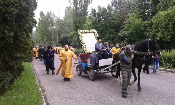 Кавказский дневник: Зачем казаку башлык, люди без отчества и «хвостик» владыки
