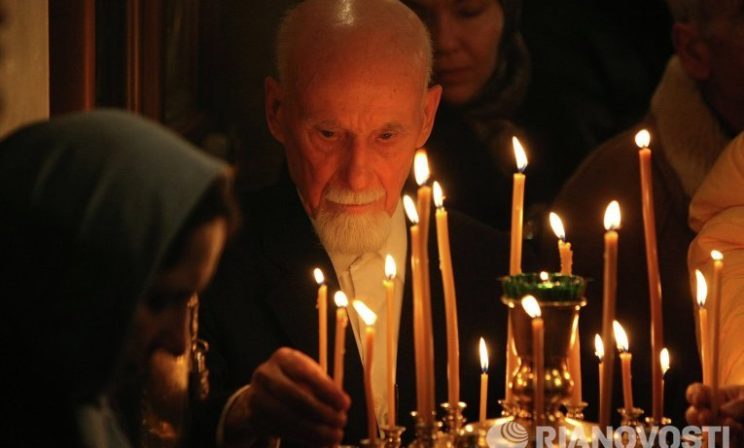 Обязательно ли быть на всенощной перед причастием?