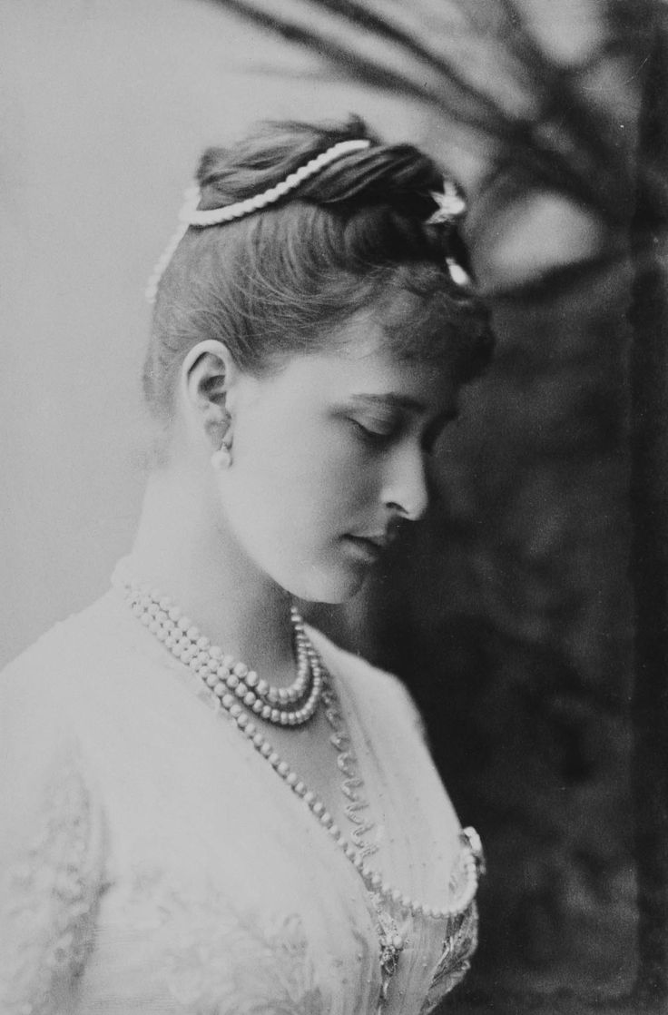 Grand Duchess Elizabeth ( Ella) of Russia Court dresses, Alexandra feodorovna, R