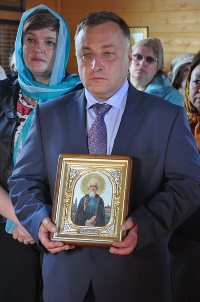 Глава поселка - Сергей Геннадиевич Бондаренко