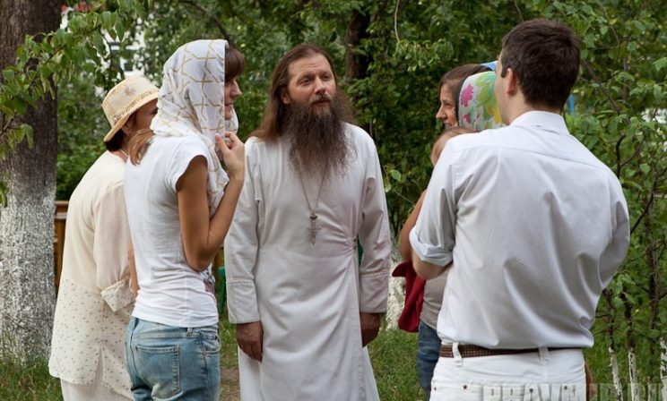 Огласительные беседы: Стало ли крещение осознанным?