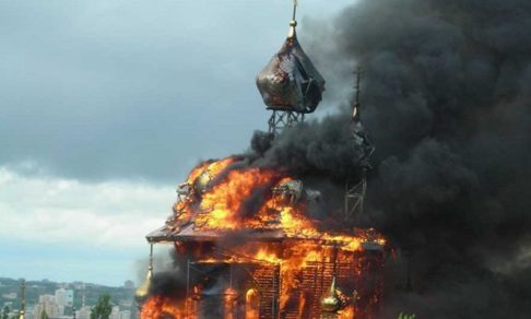 Христос умирает на обеих сторонах