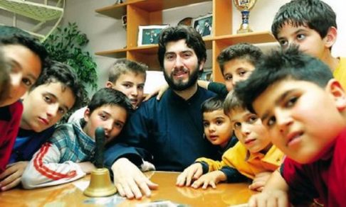 Делай добро и бросай его в море - будни священника Антония Папаниколау в Ковчеге мира