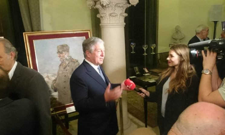 Как это звучит: со своим народом...