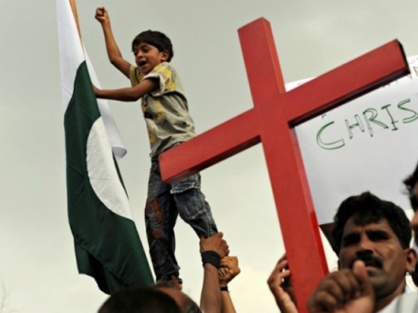 786093-bcaf-1415170672-438-640x480