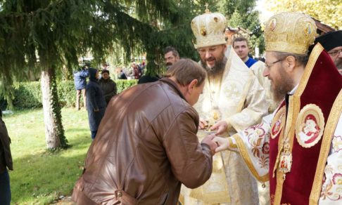 Митрополит Антоний (Паканич): Православные греки и болгары плачут, переживая за Украину
