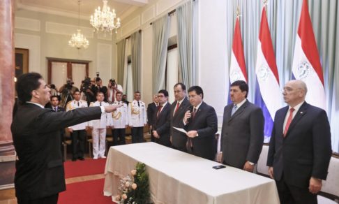 В Парагвае впервые в истории незрячий человек стал послом