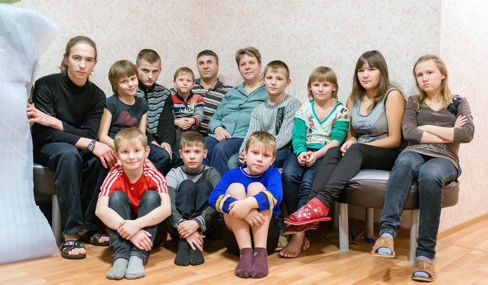 Елена Горбачёва, 2 своих детей, 14 - приемных: «Моя профессия – мать, и у меня это получается»