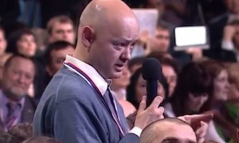 А здорового нельзя было на пресс-конференцию Президента прислать?