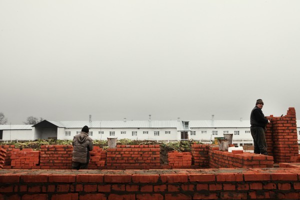  На работу здесь стараются брать местных жителей