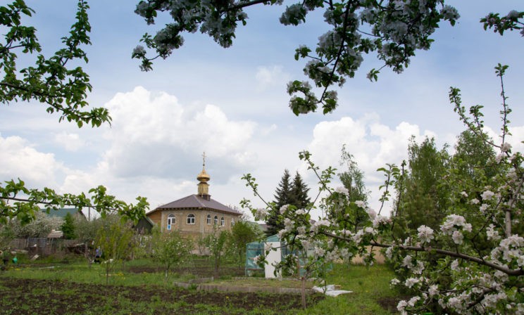 Донбасс: как община разрушенного храма помогает людям (+ФОТО)
