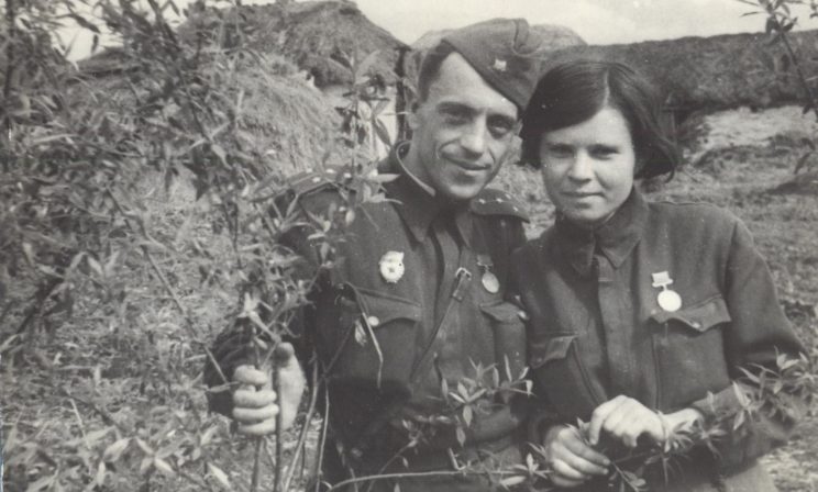 С "лейкой" и блокнотом: война глазами военкора