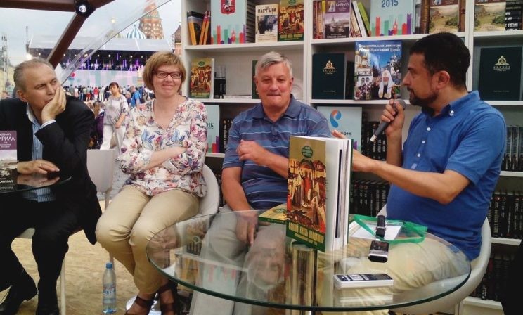 «Знак времени – когда образ священника в литературе обсуждается рядом с мавзолеем Ленина»