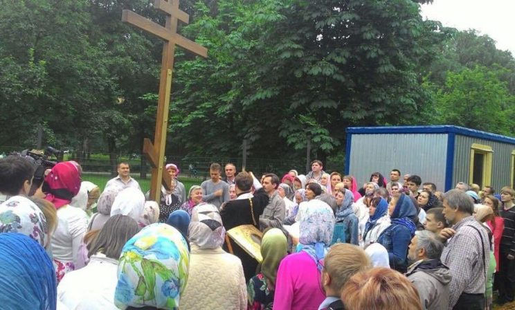 Патриарх Кирилл призвал защитников и противников строительства храма в Осташковском проезде Москвы дождаться суда