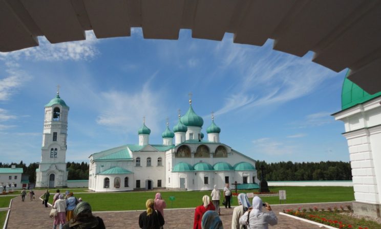 Летние паломничества – с кем ехать, что брать и чего опасаться (+Видео)