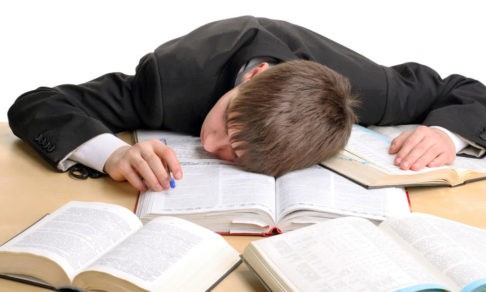 Почему школьник ненавидит чтение в целом и Чехова в частности?