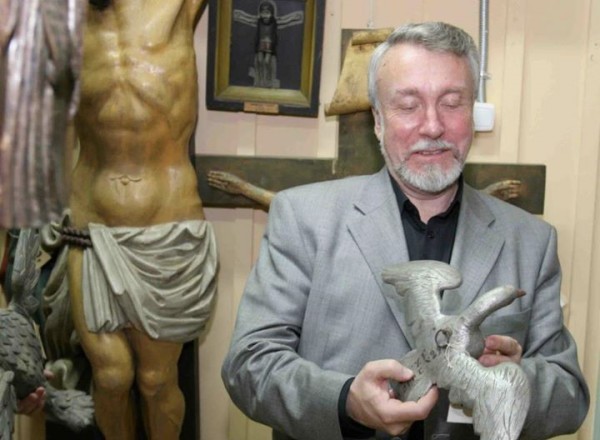 530766_211390898968658_1544788525_n