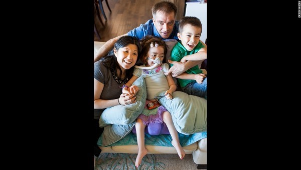 150903121811-16-moon-family-restricted-super-169