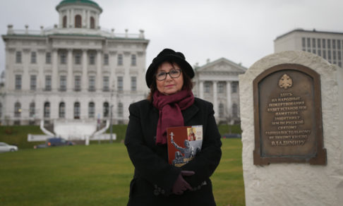 Владимир у Кремля