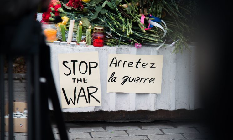 Почему Париж поражает больше, чем Бейрут?