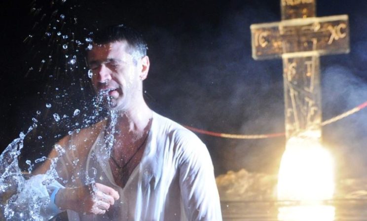 В прорубь на Крещение? А зачем?