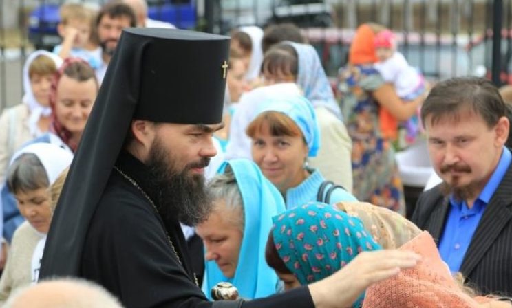 Пока людей вокруг не замечаешь, разговоры о духовности – купание в болоте