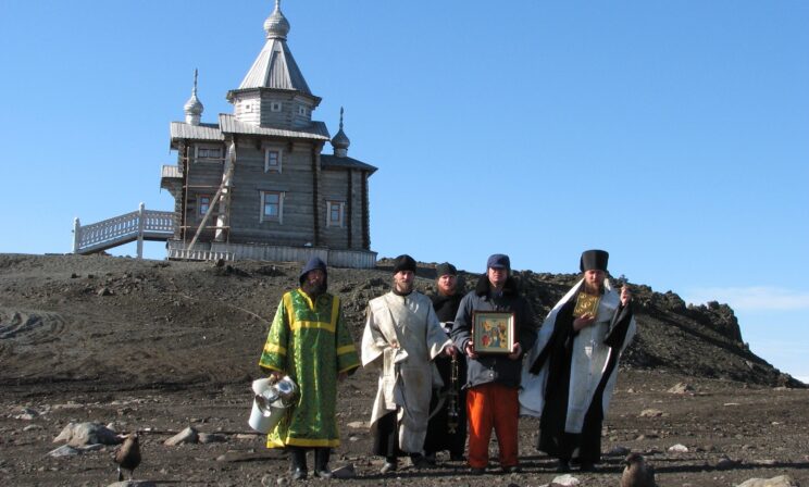 Крещение и венчание в Антарктике, опасные морские львы и благодарность Патриарху