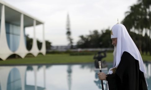 Президент Бразилии угостила Патриарха кокосовым молоком