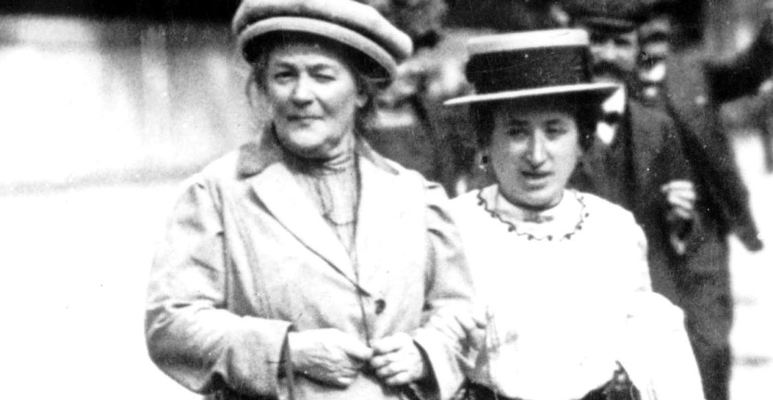 Как возник международный женский день?