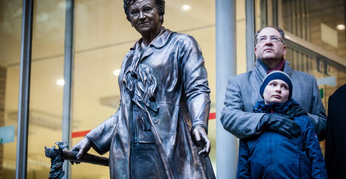 ...Ошеломите их, останьтесь живы!... Памяти Екатерины Гениевой