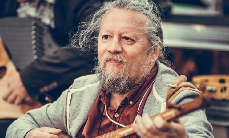 Поющий философ