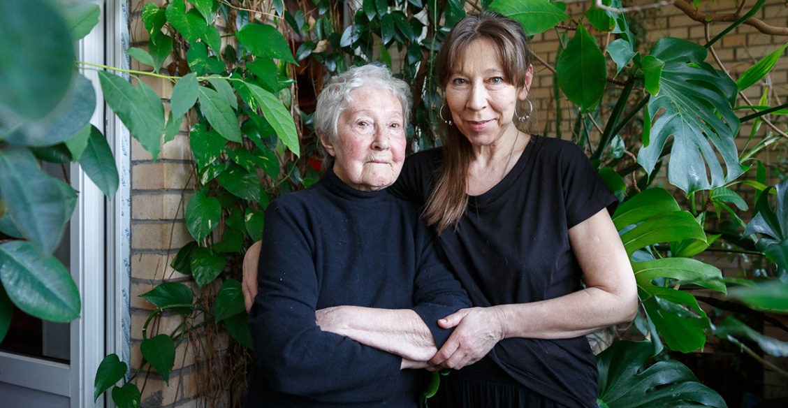 Олег Волков - биография